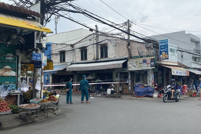 Công an đang phong tỏa quán cơm ở TP Thủ Đức - Ảnh 1.