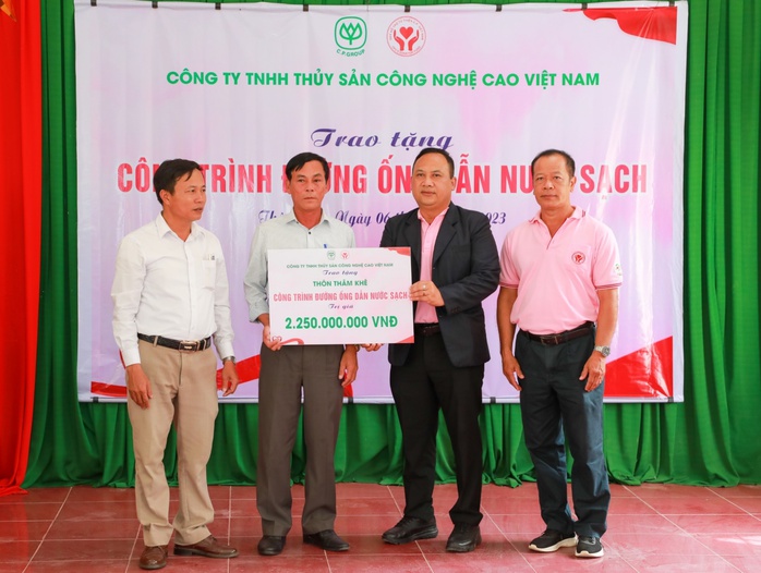 Người dân thôn Thâm Khê có nước sạch - Ảnh 1.