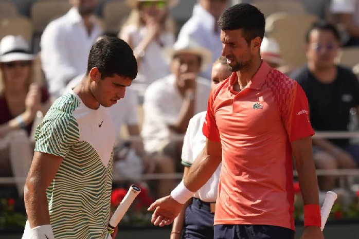 Roland Garros: Alcaraz nói gì về chấn thương trong thất bại trước Djokovic? - Ảnh 1.