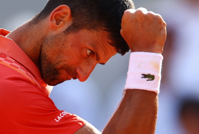 Roland Garros 2023: Alcaraz thua Djokovic vì vận rủi giữa trận - Ảnh 4.