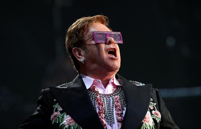 Danh ca Elton John giã từ các chuyến lưu diễn - Ảnh 4.