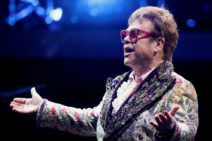 Danh ca Elton John giã từ các chuyến lưu diễn - Ảnh 3.