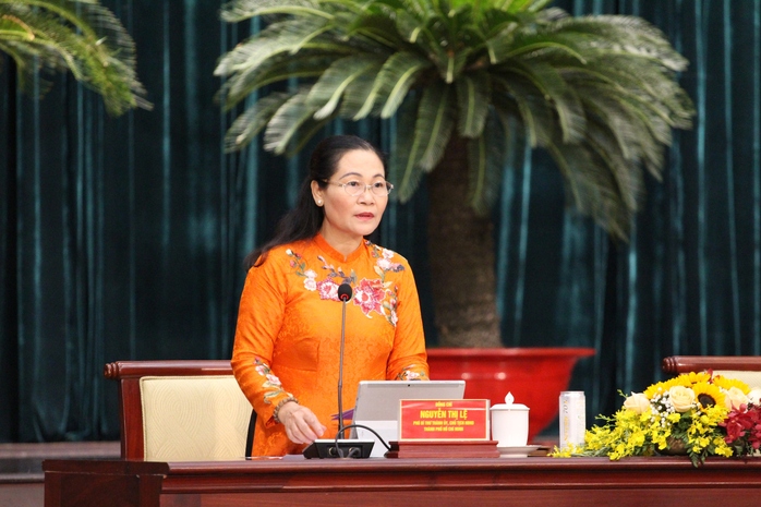 1. Chủ tịch HDND TP Nguyễn Thị Lệ (6)
