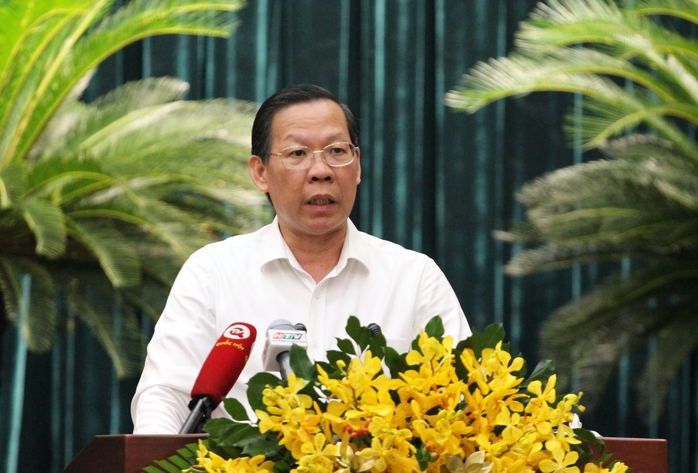 Chủ tịch Phan Văn Mãi: Các đơn vị phải cử người phát ngôn và trả lời báo chí - Ảnh 1.