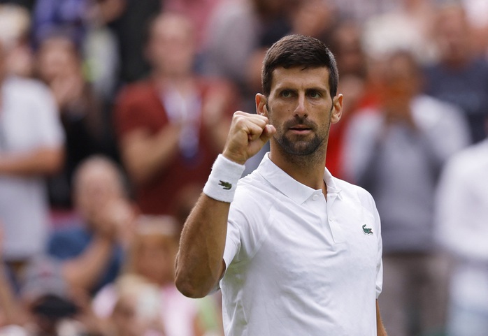 Djokovic ngược dòng vào bán kết, nữ tay vợt trẻ 16 tuổi nhận án phạt nặng nhất Wimbledon - Ảnh 2.