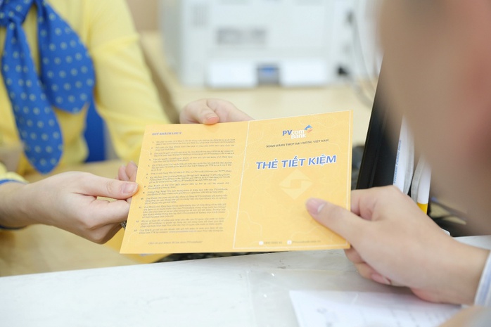 Ngân hàng điều chỉnh lãi suất, gửi tiết kiệm ở đâu? - Ảnh 1. Ngân hàng điều chỉnh lãi suất, gửi tiết kiệm ở đâu? - Ảnh 1.
