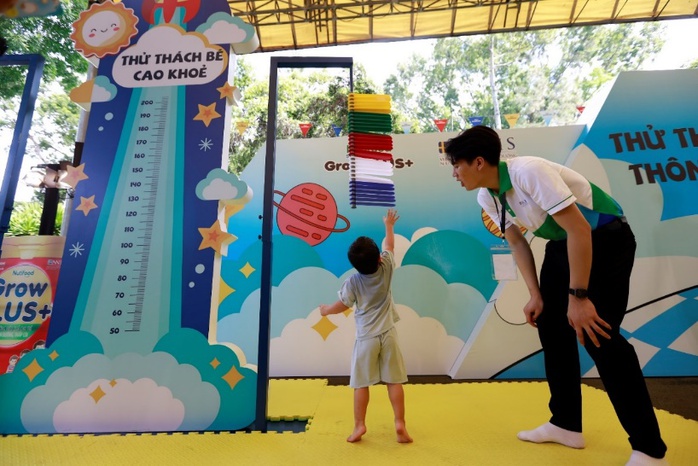 Hàng ngàn trẻ em hứng khởi khám phá hè sôi động tại Thảo Cầm Viên - Ảnh 2.
