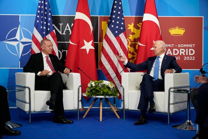 Nhà báo Mỹ: Tổng thống Biden ra giá khủng cho Thổ Nhĩ Kỳ - Ảnh 1.
