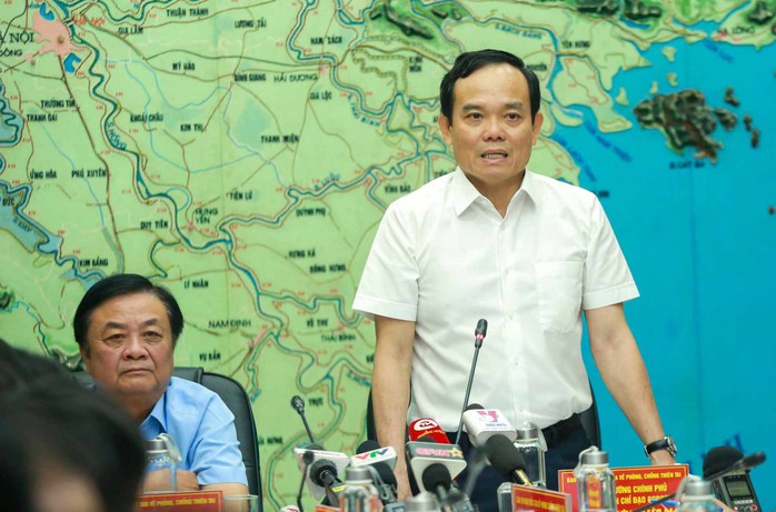 Bão số 1 áp sát, sơ tán 30.000 dân, Quảng Ninh, Hải Phòng cấm biển - Ảnh 3.