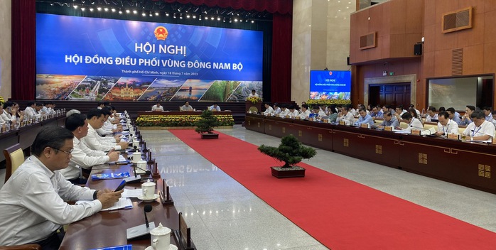 Thủ tướng Phạm Minh Chính đang chủ trì Hội nghị điều phối Vùng Đông Nam Bộ - Ảnh 1.