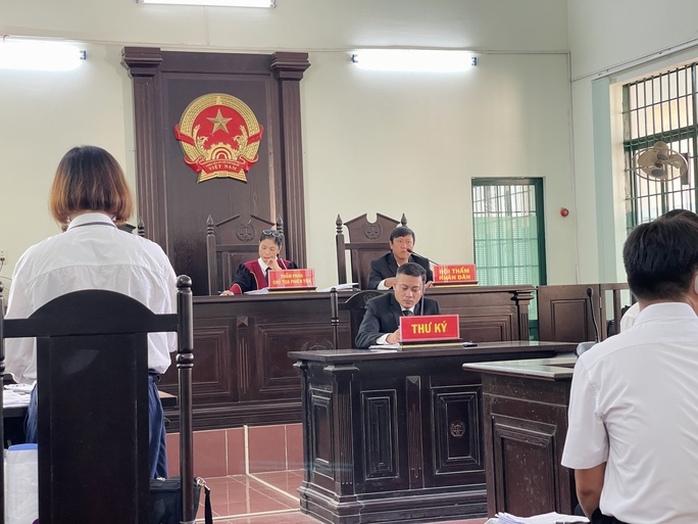 Vụ chủ bãi rác Đa Phước kiện người nói bãi rác thối:  Tiếp tục phiên xử vào ngày 26-7 - Ảnh 1.