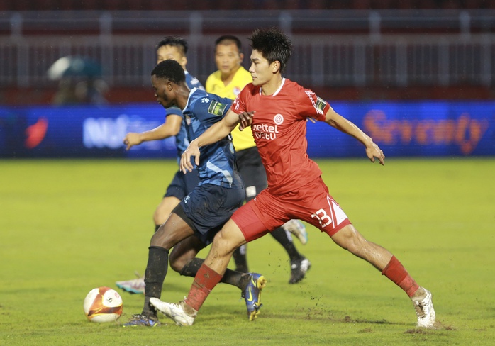 HLV Vũ Tiến Thành nêu lý do CLB TP HCM thua Viettel trên sân nhà - Ảnh 2.