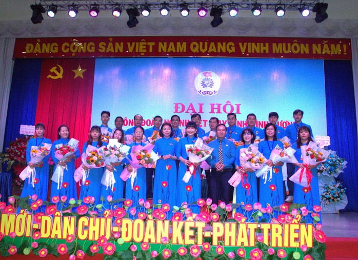 Bà Đặng Thị Kim Chi tái đắc cử Chủ tịch Công đoàn ngành Dệt May tỉnh Bình Dương - Ảnh 3.