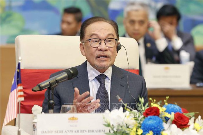 Chủ tịch Quốc hội Vương Đình Huệ hội kiến Thủ tướng Malaysia - Ảnh 9.