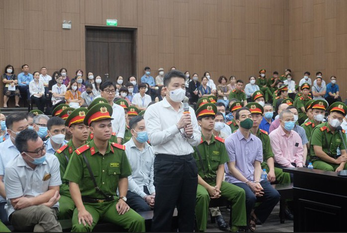 Vụ Chuyến bay giải cứu: Cựu phó chủ tịch Quảng Nam Trần Văn Tân liên tục đọc thơ Kiều trước tòa - Ảnh 1.