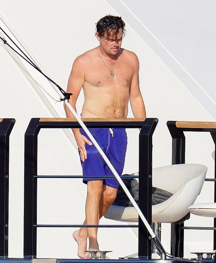 Leonardo DiCaprio và Tobey Maguire “du hí” bên dàn mỹ nhân bikini - Ảnh 1. tỷ lệ kèo nhà cái malaysia và Tobey Maguire “du hí” bên dàn mỹ nhân bikini - Ảnh 1.