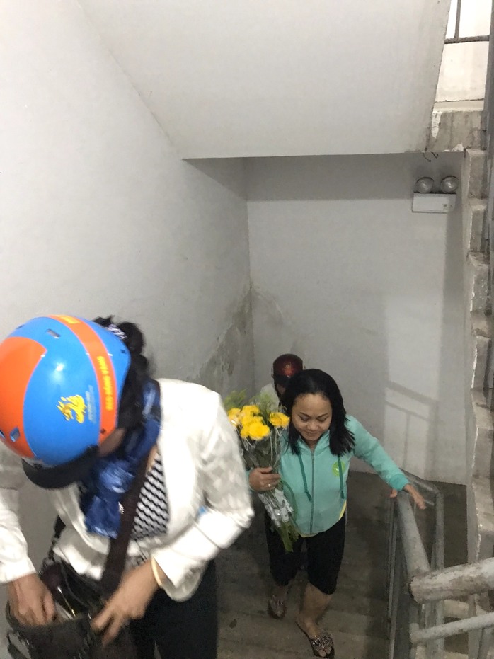 CLIP: Ám ảnh thai phụ, người già leo bộ mấy chục tầng vì chung cư hư thang máy cả tháng - Ảnh 5.