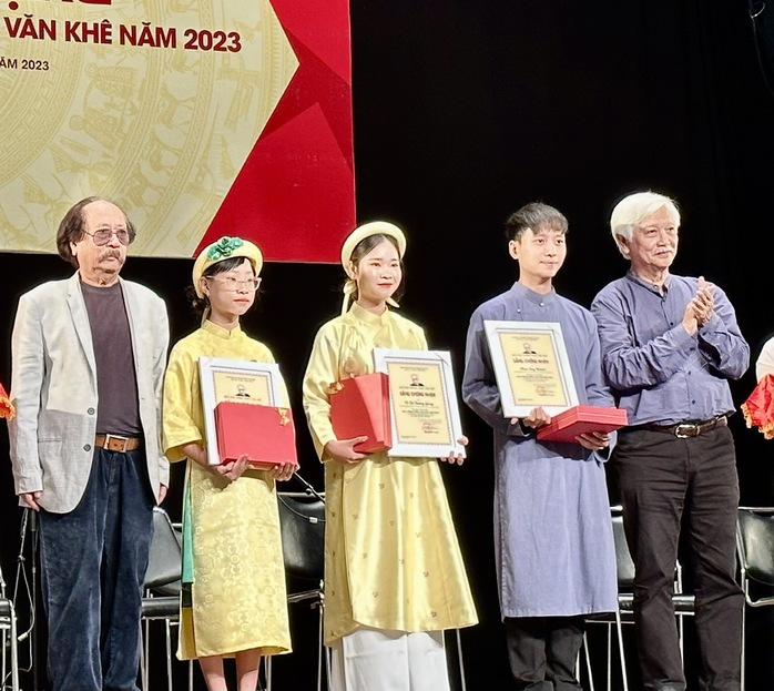 Nghệ sĩ, nghệ nhân hân hoan tham dự lễ trao Giải thưởng và học bổng Trần Văn Khê - Ảnh 8.
