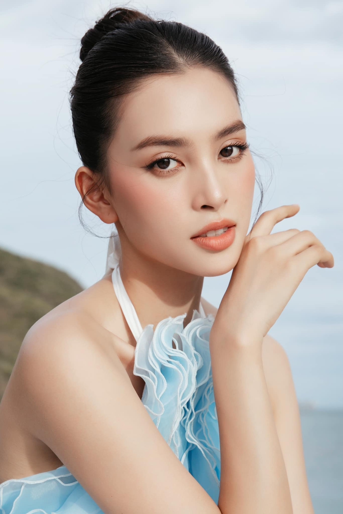 Loạt mỹ nhân Việt quyến rũ trước biển - Ảnh 12. Loạt mỹ nhân Việt quyến rũ trước biển - Ảnh 12.