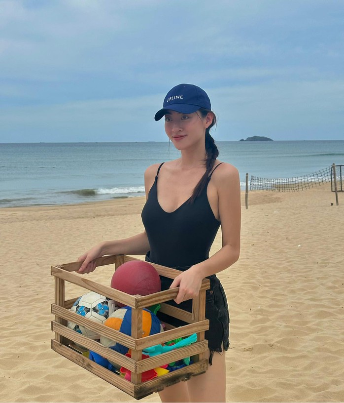 Loạt mỹ nhân Việt quyến rũ trước biển - Ảnh 7. Loạt mỹ nhân Việt quyến rũ trước biển - Ảnh 7.