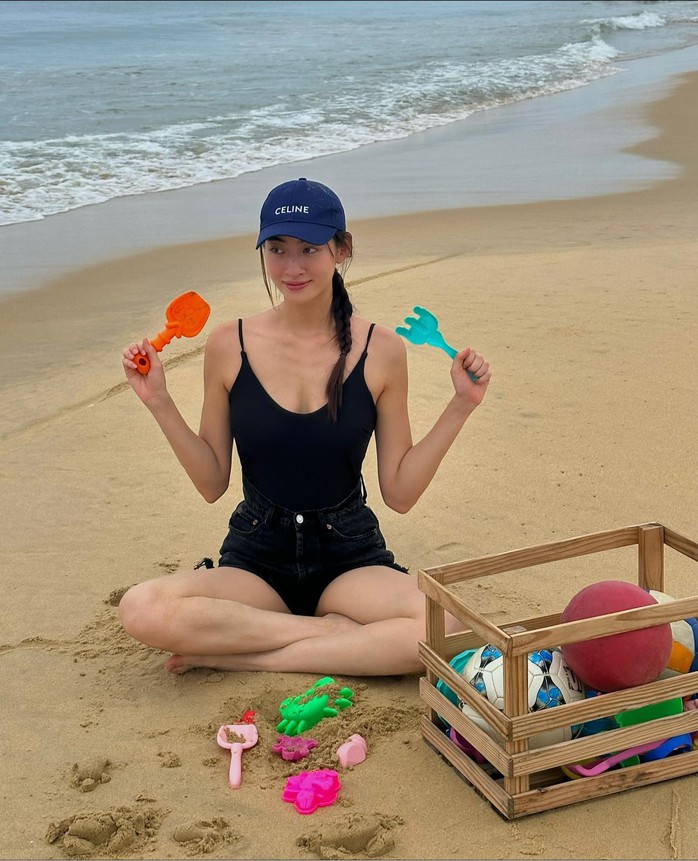 Loạt mỹ nhân Việt quyến rũ trước biển - Ảnh 6. Loạt mỹ nhân Việt quyến rũ trước biển - Ảnh 6.