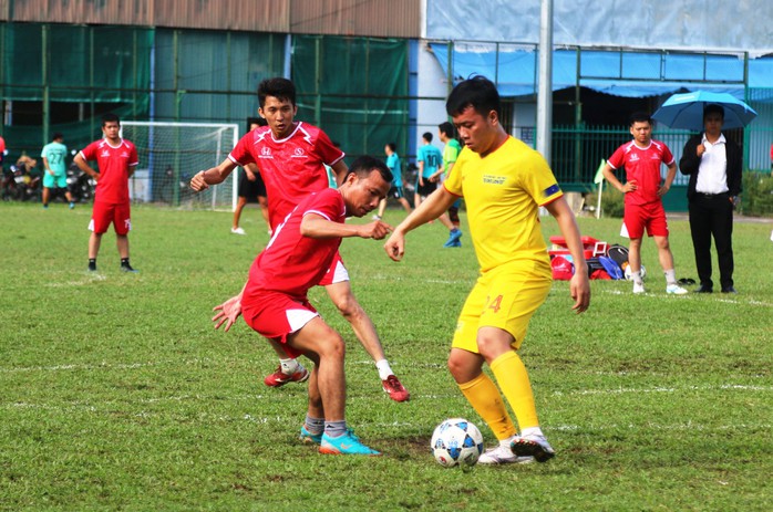 Hơn 400 vận động viên tham gia giải bóng đá Công đoàn Nha Trang - Ảnh 4.