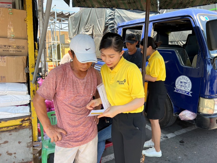PVcomBank dành nhiều ưu đãi cho khách hàng tiểu thương, hộ kinh doanh - Ảnh 2.