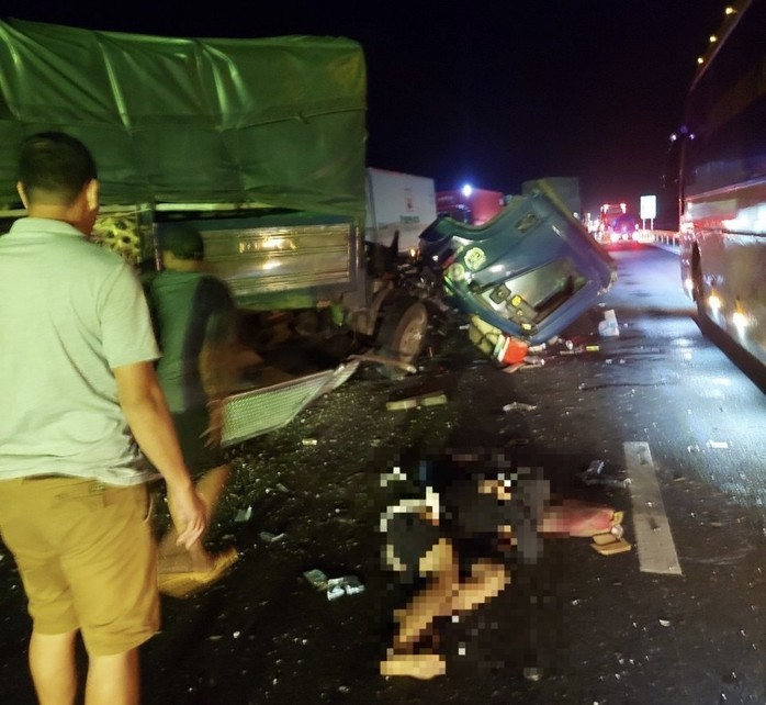 Liên tiếp xảy ra tai nạn trên tuyến cao tốc Vĩnh Hảo - Phan Thiết - Ảnh 1.