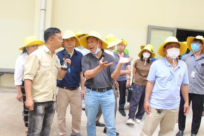 Đoàn bác sĩ Chuyên khoa II tham quan Qui trình xử lý chất thải rắn tại VWS - Ảnh 2.