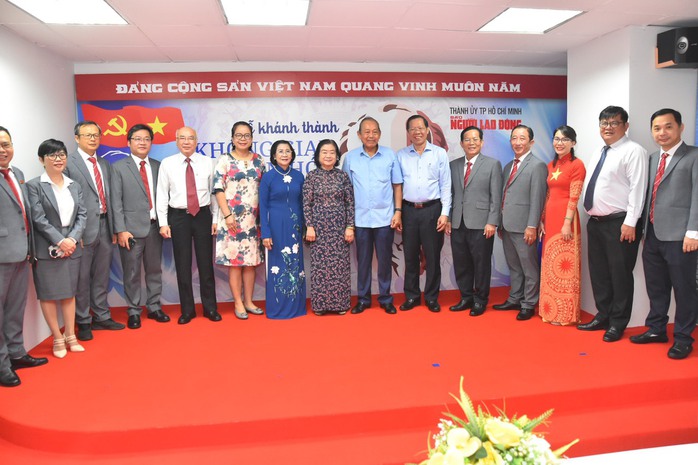 Chủ tịch Phan Văn Mãi đến thăm, chúc mừng Báo Người Lao Động nhân tuổi 48 - Ảnh 6.