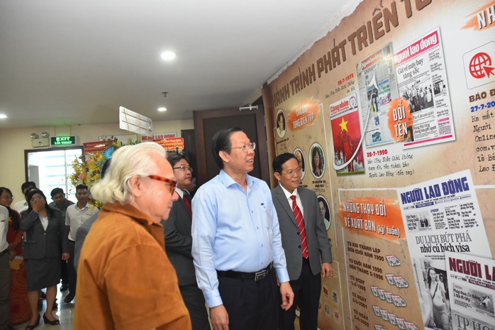 Chủ tịch Phan Văn Mãi đến thăm, chúc mừng Báo Người Lao Động nhân tuổi 48 - Ảnh 2.