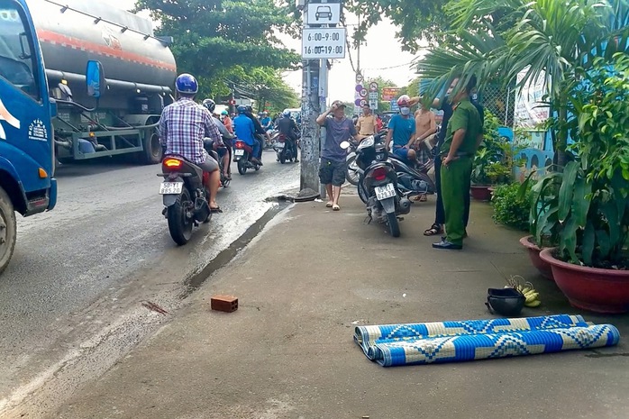 Tai nạn giao thông nghiêm trọng ở Bình Chánh - TP HCM  - Ảnh 1.