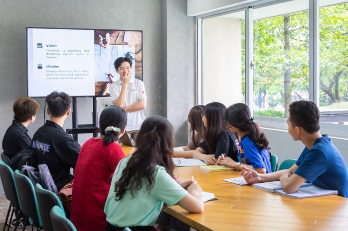 Trường đại học quốc tế ở Bình Dương công bố học bổng toàn phần chỉ với 24 điểm - Ảnh 3.