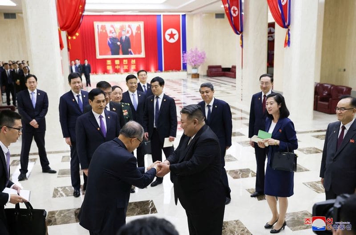 Ông Kim Jong-un mở tiệc đãi đoàn Trung Quốc, đưa ra cam kết mới - Ảnh 3.