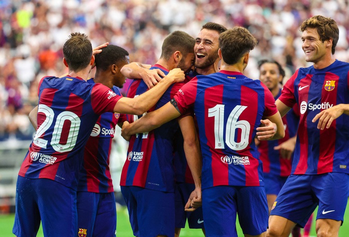 Bốc thăm vòng 1/8 Champions League: PSG gặp may, Barcelona đại chiến Napoli- Ảnh 4.