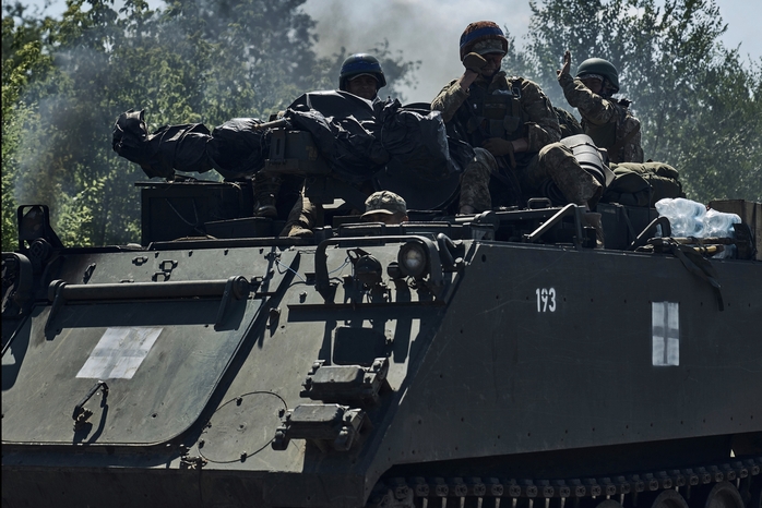 Ukraine:  Nga “đánh rát” ở miền Đông, giao tranh diễn ra ác liệt - Ảnh 1.