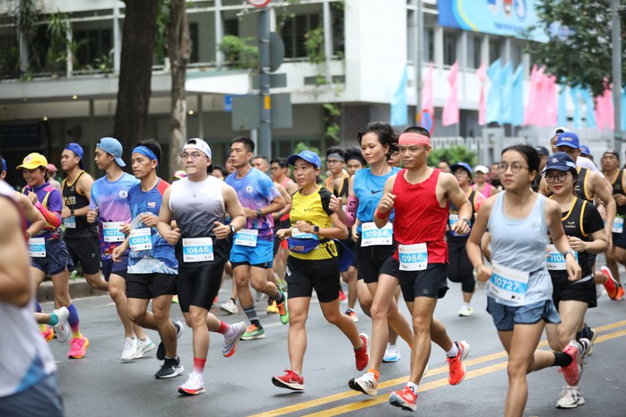 Góp hơn 450 triệu đồng cho người nghèo tại Giải Marathon Dream Cup 2023 - Ảnh 3.