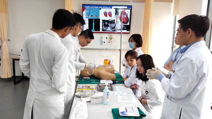 VinUni - Đại học thứ 2 tại Đông Nam Á đạt kiểm định chất lượng quốc tế ACGME-I - Ảnh 2. VinUni - Đại học thứ 2 tại Đông Nam Á đạt kiểm định chất lượng quốc tế ACGME-I - Ảnh 2.