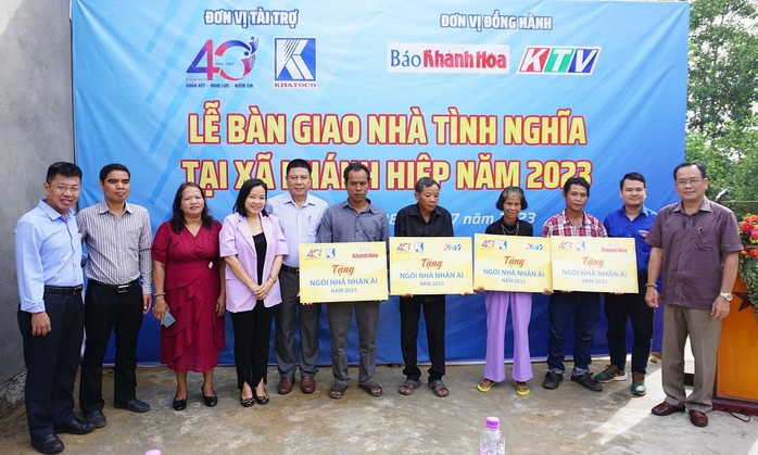 Khatoco bàn giao 4 căn nhà tình nghĩa cho hộ nghèo xã Khánh Hiệp - Ảnh 1. Khatoco bàn giao 4 căn nhà tình nghĩa cho hộ nghèo xã Khánh Hiệp - Ảnh 1.