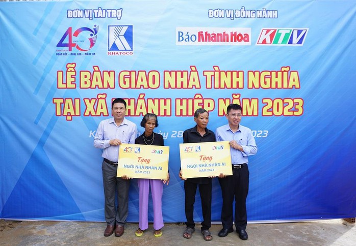 Khatoco bàn giao 4 căn nhà tình nghĩa cho hộ nghèo xã Khánh Hiệp - Ảnh 2. Khatoco bàn giao 4 căn nhà tình nghĩa cho hộ nghèo xã Khánh Hiệp - Ảnh 2.