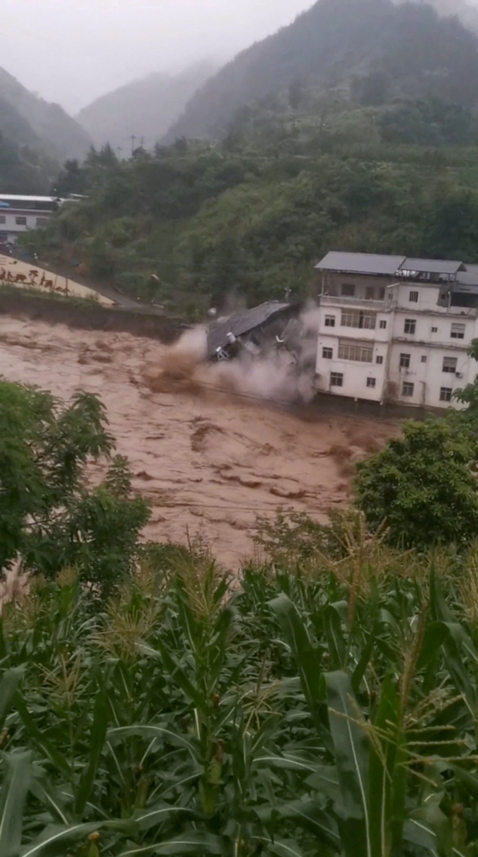 Chủ tịch Trung Quốc cảnh báo  nghiêm trọng về lũ lụt trong nước - Ảnh 2.