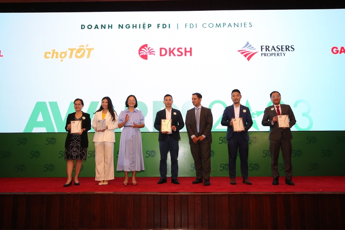 DKSH được vinh danh Tốp 50 doanh nghiệp phát triển bền vững tại Việt Nam - Ảnh 1. DKSH được vinh danh Tốp 50 doanh nghiệp phát triển bền vững tại Việt Nam - Ảnh 1.