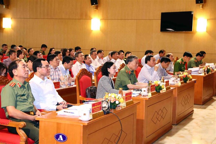 Bà Trương Thị Mai: Sớm hạn chế phương tiện cá nhân tại Hà Nội và TP HCM - Ảnh 1.