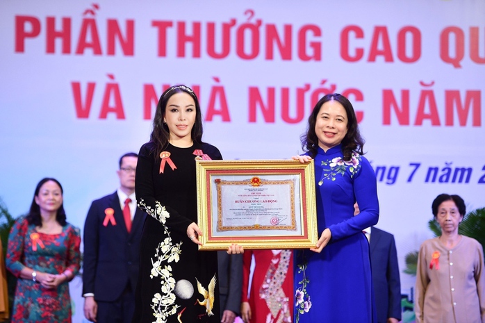 PCT Tập đoàn KN Holdings được tặng Huân chương Lao động hạng Nhất - Ảnh 1. PCT Tập đoàn KN Holdings được tặng Huân chương Lao động hạng Nhất - Ảnh 1.