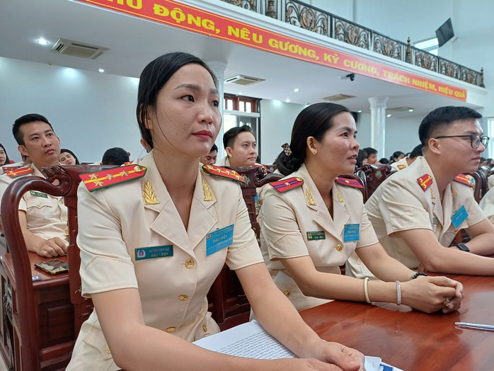 Thượng tá Huỳnh Thị Lê làm Chủ tịch Công đoàn công an TP Cần Thơ - Ảnh 3.