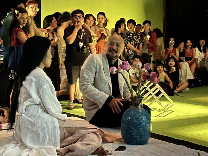 Nghệ sĩ Chinh Ba được yêu quý khi dàn dựng kịch phi lý - Ảnh 2.