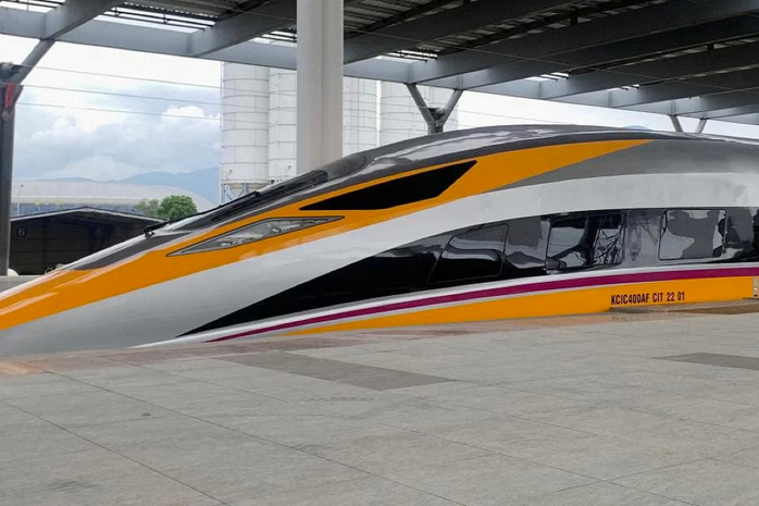 Indonesia hoãn vận hành dự tàu cao tốc liên doanh với Trung Quốc - Ảnh 1.