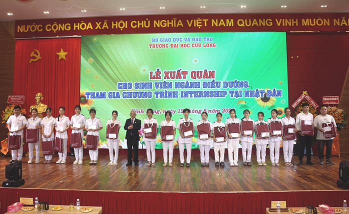 Trường ĐH Cửu Long trao bằng tốt nghiệp cho 125 tân kỹ sư đại học chính quy - Ảnh 8.