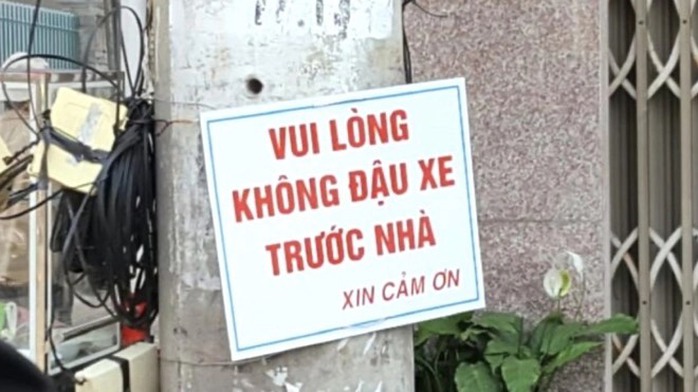 Đậu xe trước cửa nhà: Chuyện không lớn sao mãi rối bời, gây họa!? - Ảnh 1.