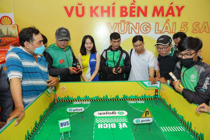 Gojek Việt Nam vinh danh đối tác tài xế nhân dịp sinh nhật 5 tuổi - Ảnh 3. Gojek Việt Nam vinh danh đối tác tài xế nhân dịp sinh nhật 5 tuổi - Ảnh 3.